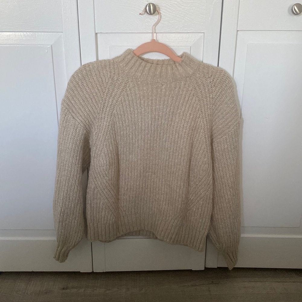 Low rise turtleneck sweater